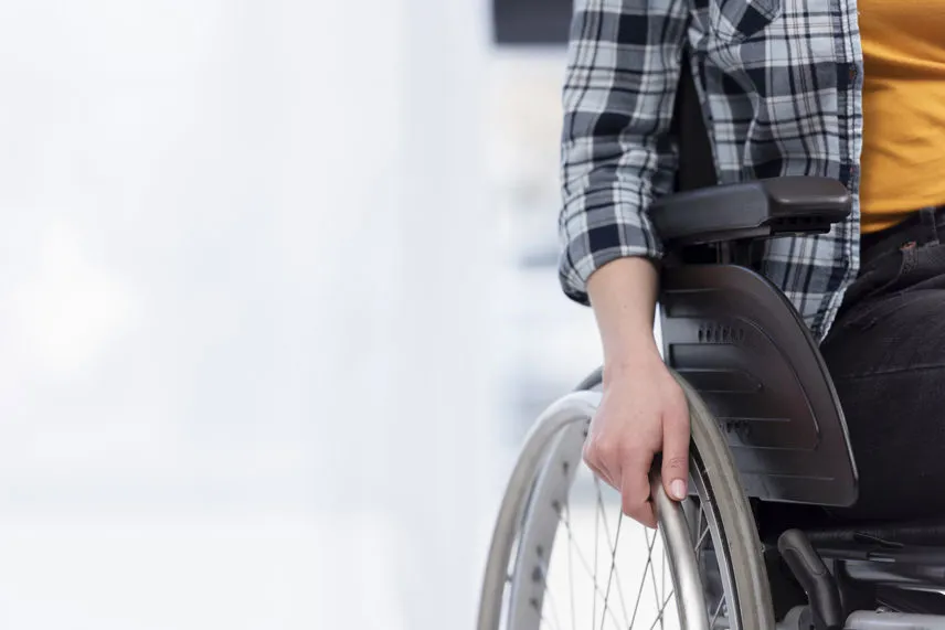 Carrozzina come simbolo di invalidità civile – consulenze e perizie medico-legali a Verona, Studio Dott.ssa Chiara Zando